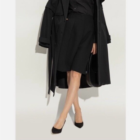 Stuart Weitzman- Power Pump Size 6 - Picture 4 of 7